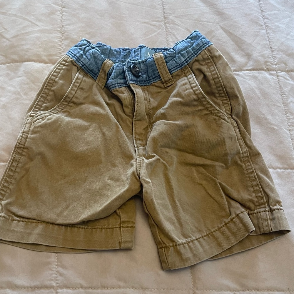 Gap khaki kids shorts 3T